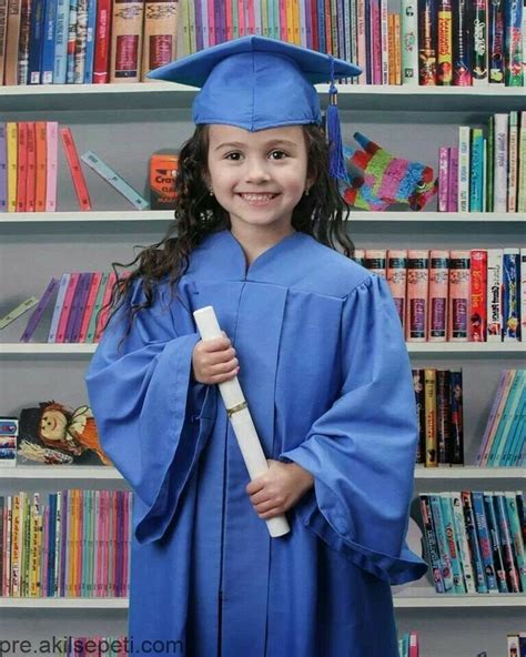 Preschool graduation photography idea #preschool #graduation # 4ans sold | Preschool graduation ...