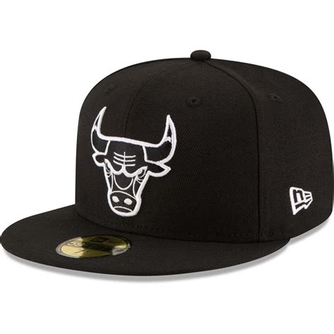 Men's New Era Black Chicago Bulls Black & White Logo 59FIFTY Fitted Hat