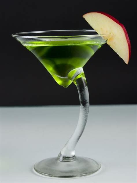 The 25+ best Green apple martini recipe ideas on Pinterest | Sour apple martini, Green martini ...