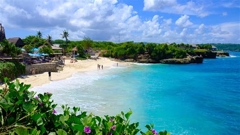 Bali Rocky Beach Club in Nusa Lembongan