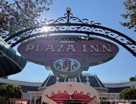 FIRST LOOK at a Reopened Plaza Inn Character Breakfast in Disneyland Resort! | the disney food blog