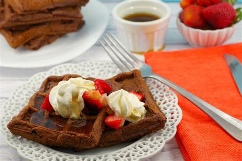 Chocolate Belgian Waffles | RecipeLion.com