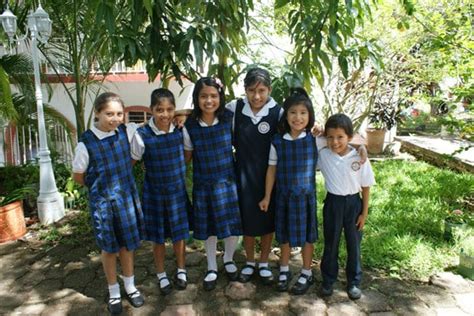 School uniforms bless orphans in Mexico - Samaritan's Purse Canada