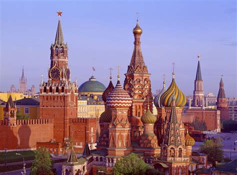 The World's 20 Most Beautiful Historic Castles | Rusia, Catedral de san ...