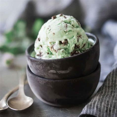 Mint Chocolate Chip Ice Cream: easy, no-churn recipe -Baking a Moment