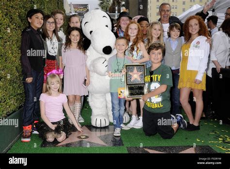 Los Angeles, CA, USA. 2nd Nov, 2015. Snoopy, The Peanuts Movie Cast Members at the induction ...