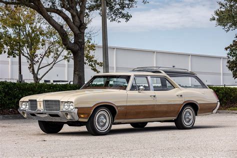 1971 Oldsmobile Vista Cruiser | Orlando Classic Cars