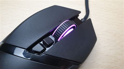 Razer Basilisk V2 Review - Light and Might makes Right | Hitech Century