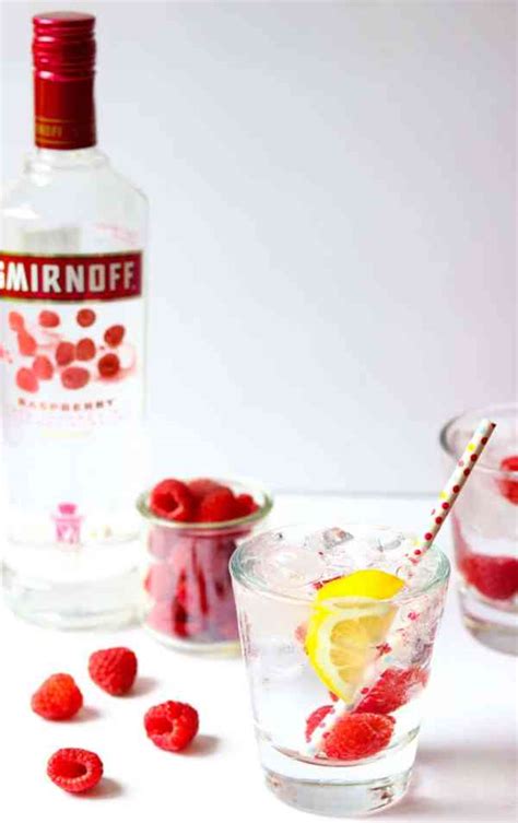 Raspberry Vodka Soda: My Favorite Summer Cocktail | Mom's Dinner