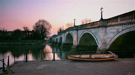 Richmond bridge in London, UK 🇬🇧 | Richmond bridge, Adventure, Richmond