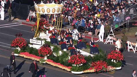 Rose Parade features 39 floral floats, 19 marching bands | KABC7 Photos ...