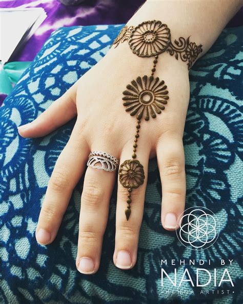 215 Likes, 5 Comments - Nadia's Henna Happiness Studio (@mehndi_by_nadia) on Instagram: “#Dai ...