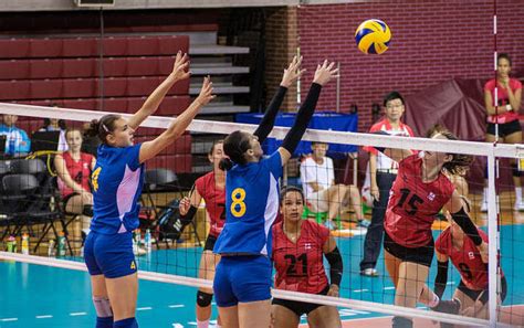 How to Block a Volleyball Like a Pro (10-Step Guide)