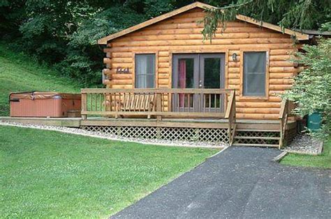 BEST West Virginia Cabins with Hot Tubs