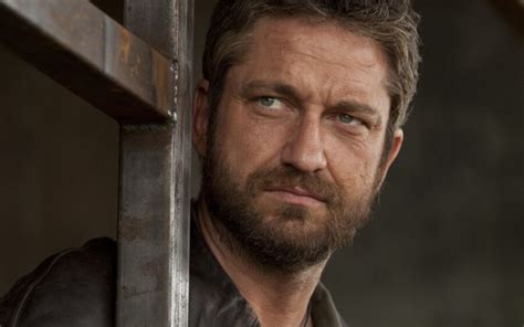 Action Star Hospitalized After Bee Venom Injections from Gerard Butler - Viral Stories 360