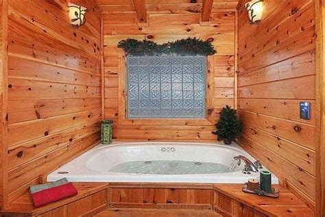 9 Gatlinburg Cabins with Jacuzzi Tubs for Your Winter Vacation