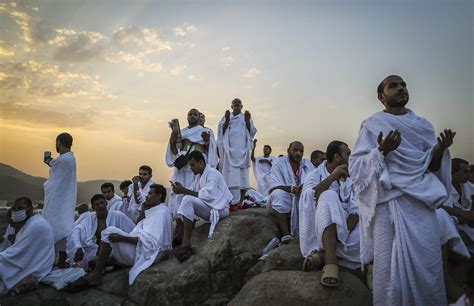 Millions of Muslims climb Mount Arafat for peak of hajj pilgrimage ...