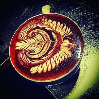 latte art leaf - Credit to https://coffee-rank.com | Flickr