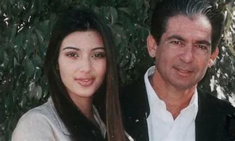 Kim Kardashian honors late father Robert Kardashian