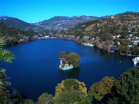 Bhimtal Lake - tourmet