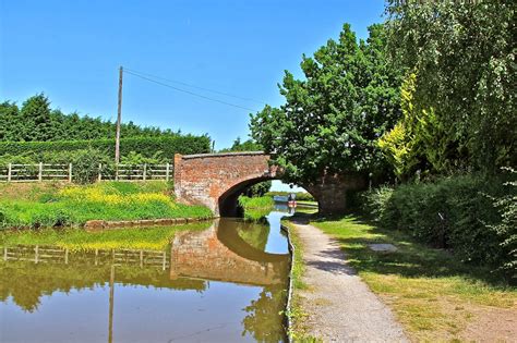 Travelling Diary: Walking along the canal of Whittington,Lichfield