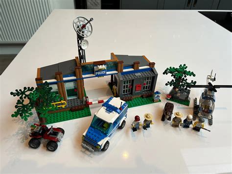 Lego City Forest Police Station 4440 complete | Vinted