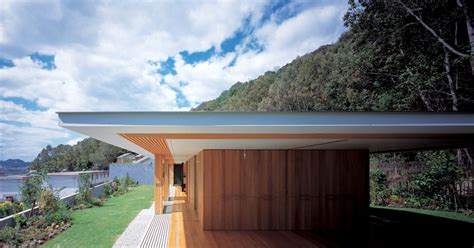 Floating Roof House | Architectuul