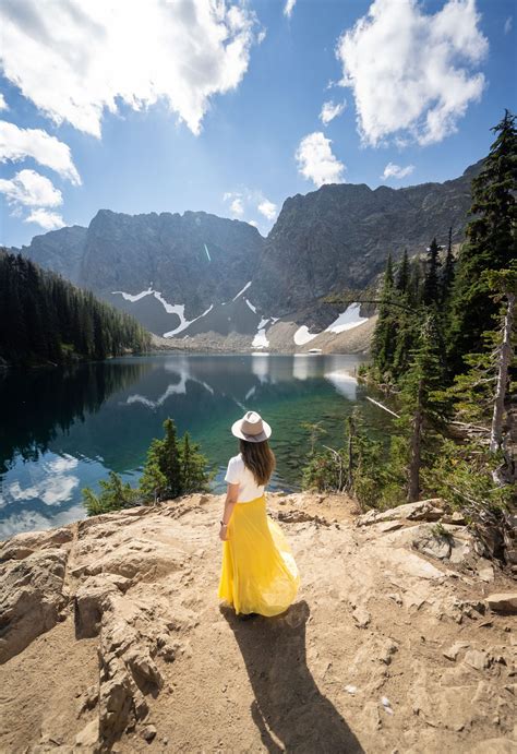 Hiking Blue Lake in North Cascades