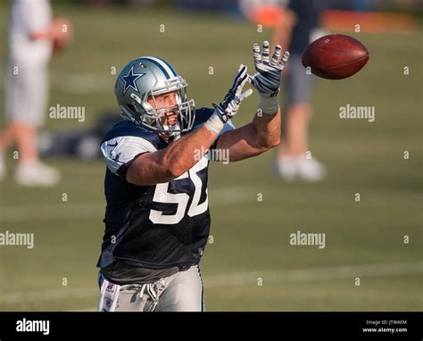 August 08, 2017 Oxnard, CA.Dallas Cowboys linebacker (50) Sean Lee goes ...