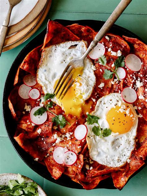 Easy Chilaquiles With Eggs - Home Alqu