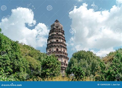 Suzhou Garden, Traditional Architecture Stock Photo - Image of plant, landscape: 126992538