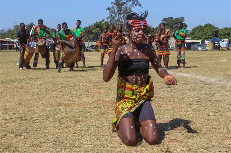 Girl Welcomes Womanhood With Traditional Dance in Zambia | Global Press ...