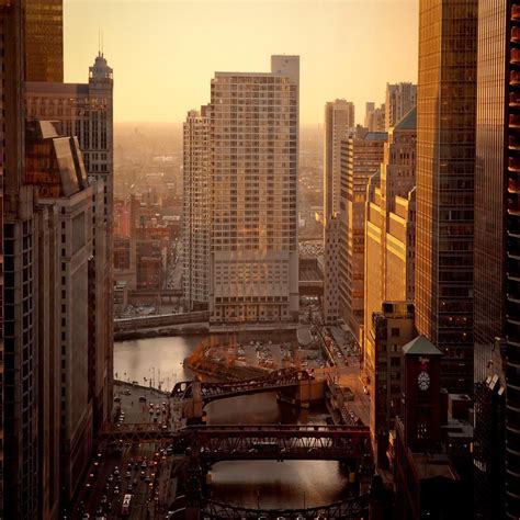 CHICAGO SUNRISE | Chicago wallpaper, Sunrise wallpaper, Virtual travel