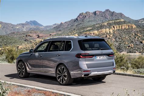 BMW X7 2023 ganha motorização híbrida leve e frente do Hyundai Creta | Quatro Rodas