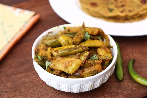 Aloo Parwal Sabzi Recipe - A Classic Bengali Dish | Recipe | Sabzi recipe, Indian vegetable ...