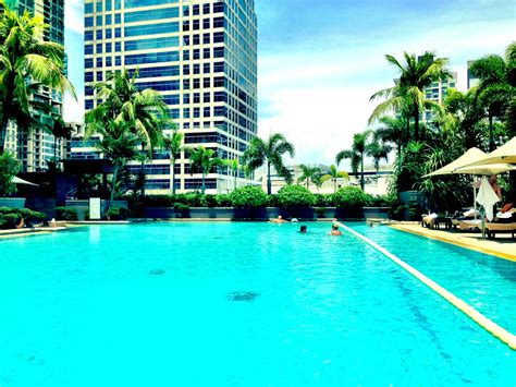 Makati Shangri La Hotel Review | Pommie Travels