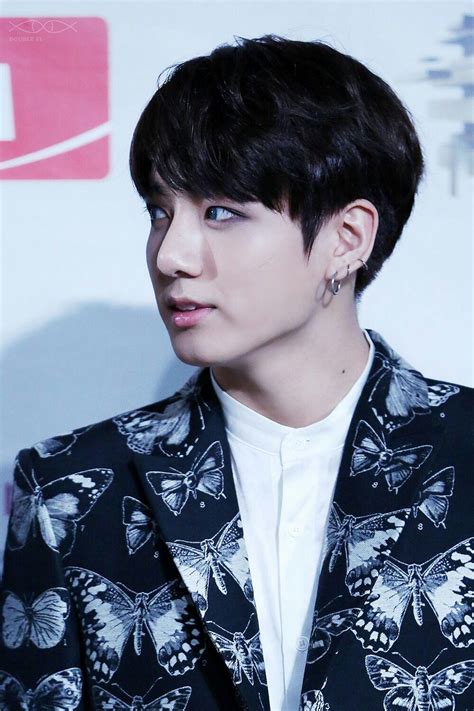 Jungkook BTS at MAMA 2016 (161202) #BTS #방탄소년단 | Bts jungkook, Koreanische frisur