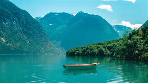 Boat Mountains Lake Water 4K HD Wallpapers | HD Wallpapers | ID #31244