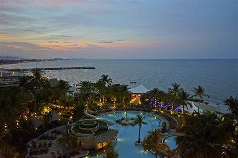 Hua Hin Beach Resort – Lonely Travelog