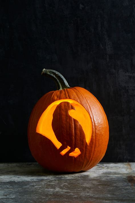 10 Creative Halloween Pumpkin Face Carving Ideas to Impress Your Neighbors