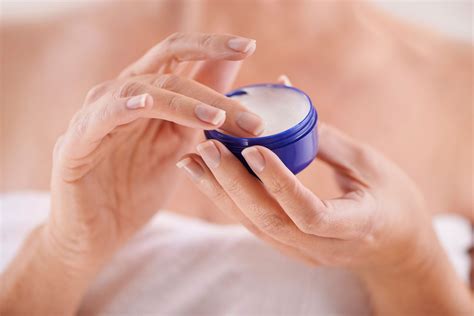 Petroleum Jelly Uses: 26 Cool Home, Health & Beauty Ideas | Reader's Digest