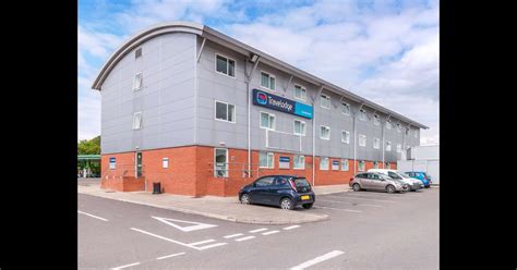 Travelodge Knutsford M6 from £40. Knutsford Hotels - KAYAK