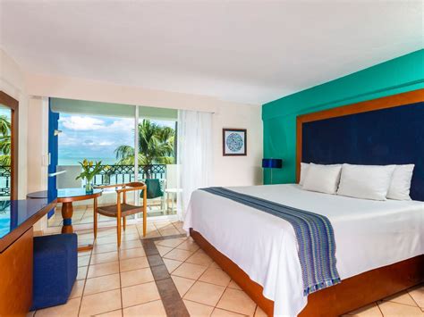 Rooms & Suites | Crown Paradise Golden Puerto Vallarta