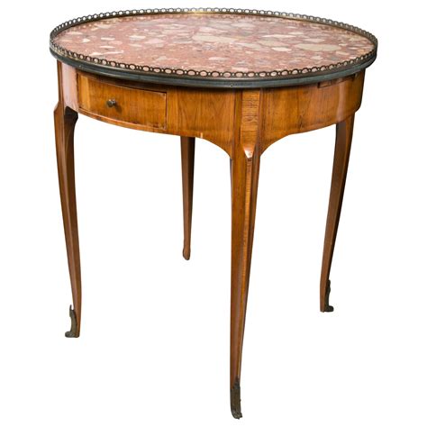 Vintage Round Accent Table with Marble Top and Giltwood Base For Sale at 1stDibs