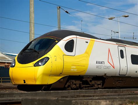 Avanti West Coast unveils Pendolino train wearing face covering