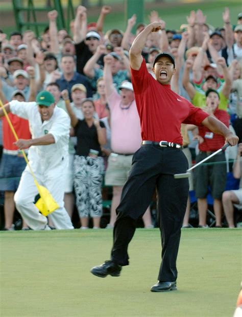 2005: Tiger Woods earns fourth win at Masters | 2022 Masters