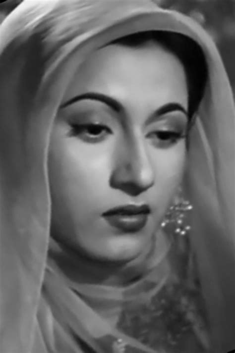 Madhubala In Mughal-e-Azam | Android wallpaper abstract, Beautiful ...