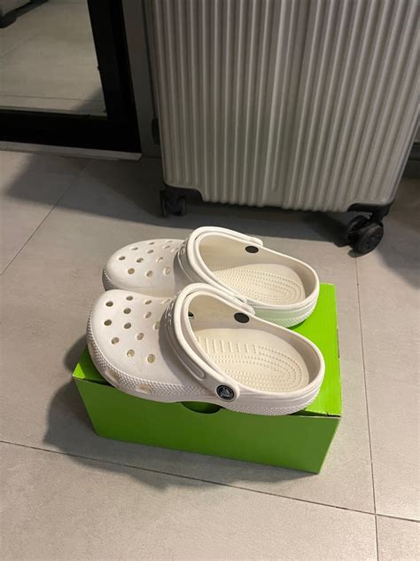 ORIGINAL White Crocs Classic Clogs, Women's Fashion, Footwear, Slippers ...