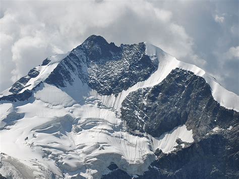 Piz Bernina (4049 m). Przewodnik turystyczny - a41.pl