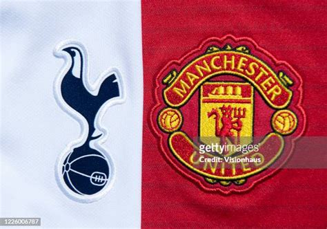 376 Tottenham Hotspur Crest Stock Photos, High-Res Pictures, and Images ...